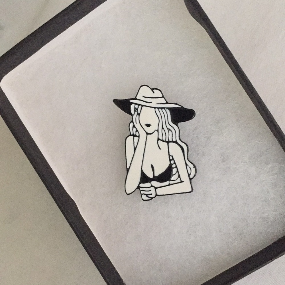 🍏50% OFF/3+...Young Girl with Hat Pin